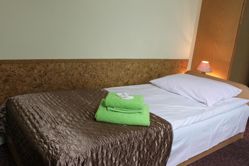 Harmonia Hotel Biała Podlaska Kamer foto