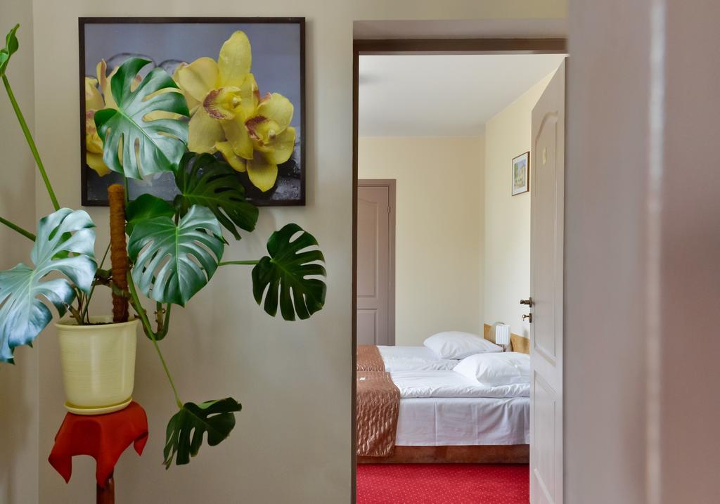 Harmonia Hotel Biała Podlaska Buitenkant foto