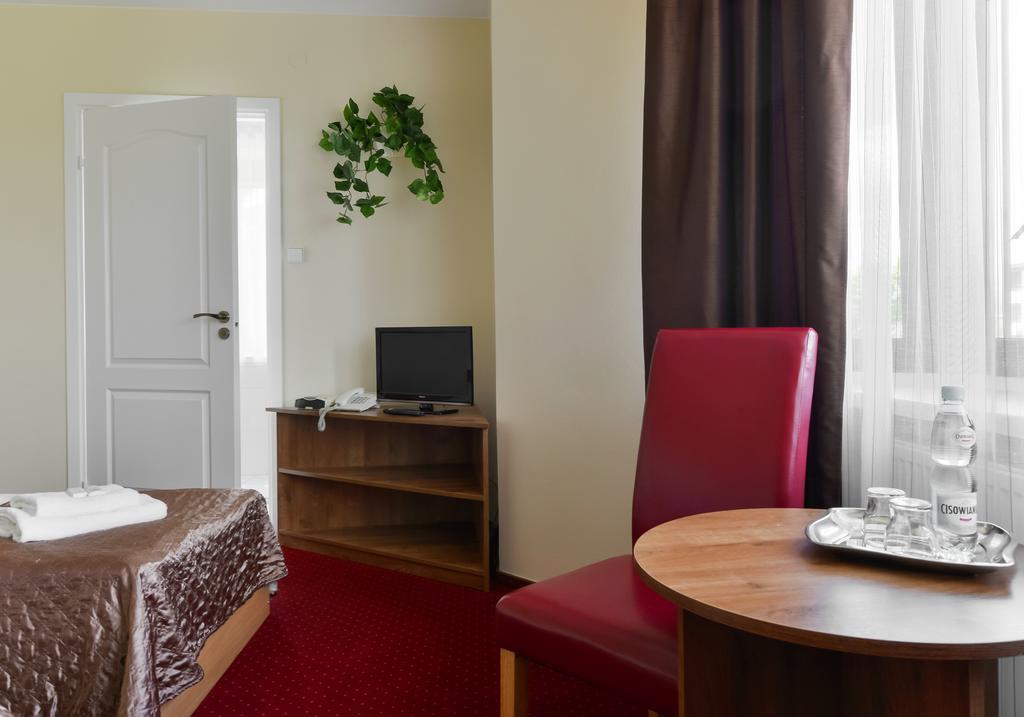 Harmonia Hotel Biała Podlaska Buitenkant foto